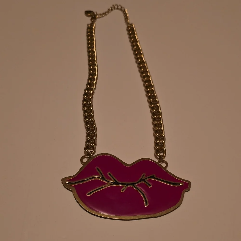 Betsey Johnson Fuchsia Lips Necklace